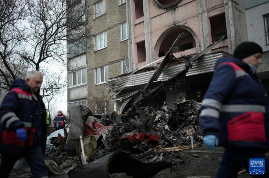 突發(fā)墜機(jī)！已致18人死亡 烏內(nèi)務(wù)部長(zhǎng)身亡