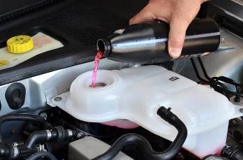 汽車(chē)?yán)鋮s液快速減少是什么原因(冷卻液少得快怎么回事)