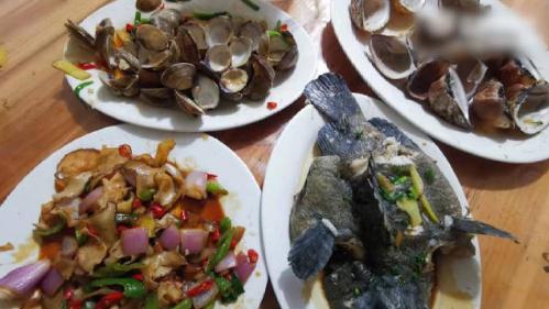 游客爆料北海4個(gè)菜1500元！飯店聯(lián)合司機(jī)宰客？多方回應(yīng)