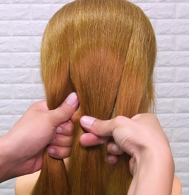 教大家一款大人小孩都適合的辮子，簡(jiǎn)單日常的輕時(shí)尚編發(fā)造型