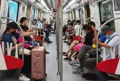 地鐵所有液體都要拿出來(lái)嗎？地鐵上所有液體都要檢查嗎