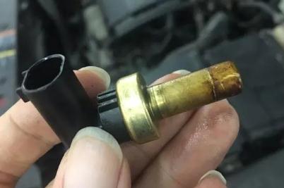 更換冷卻液傳感器一般多少錢(qián)？