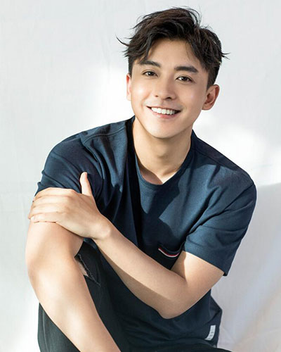 李佳航圖片